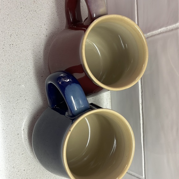 Two hand crafted Meet me Under the Mistletoe mugs - Picture 3 of 7